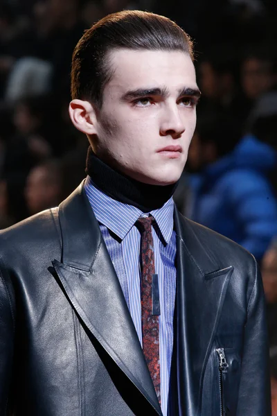 Look 8